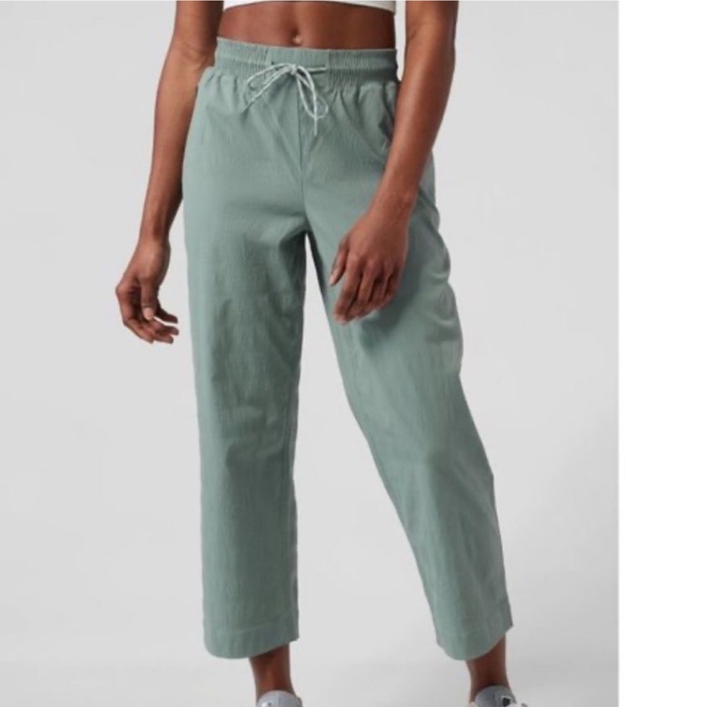 Athleta Sage Green Cropped Pants